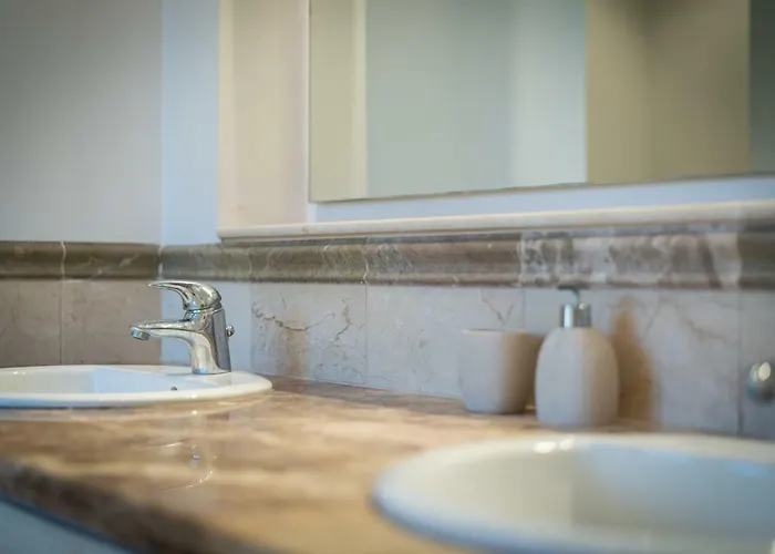 Romen 04 Bahia De Menceyes بالم مار